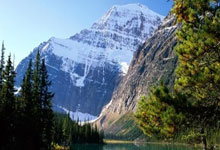 [NBA]梅里尔回传外线 莫布里三分稳稳命中.